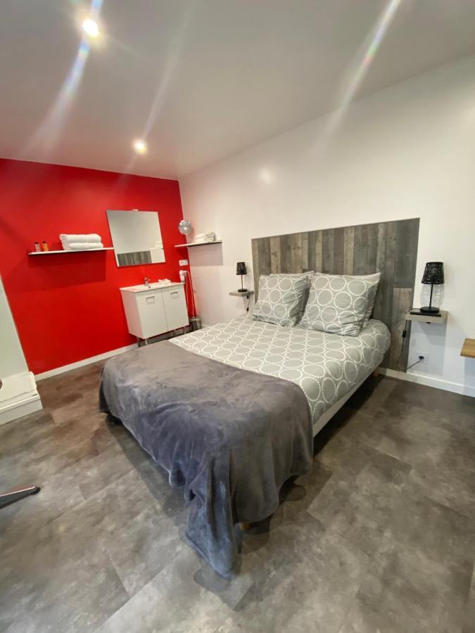 Bed and Breakfast Aux Charmes Isques Exterior foto